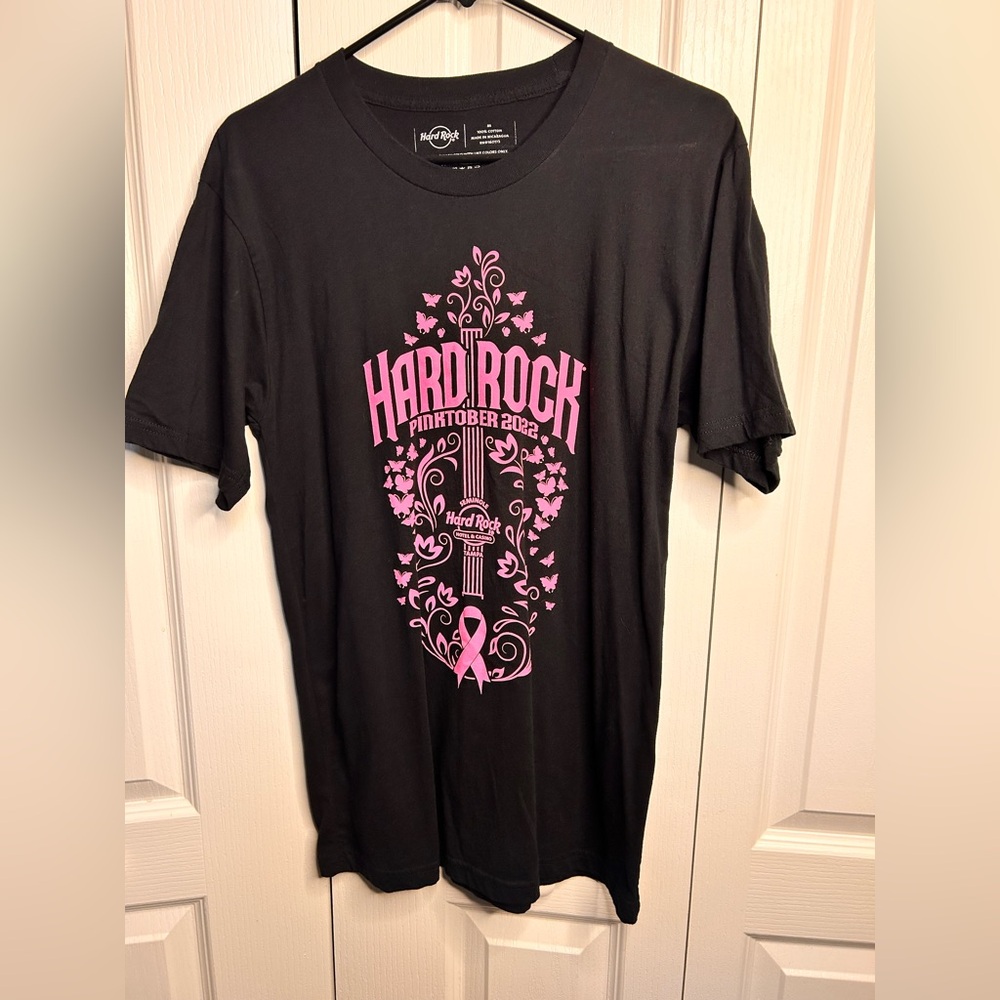 Hard Rock Cafe Women’s Pinktober 2022 Black Pink Cotton T-Shirt Size Medium